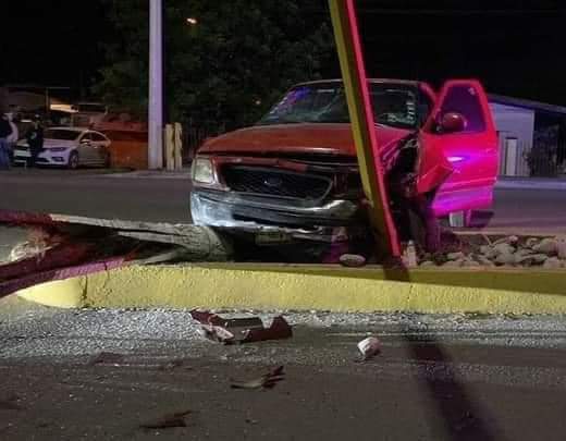 Deja accidente dos lesionados