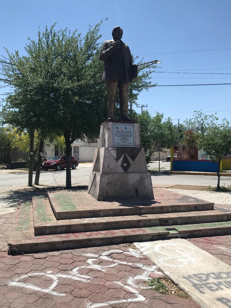 Restaurarán la estatua de Plaza del Magisterio 