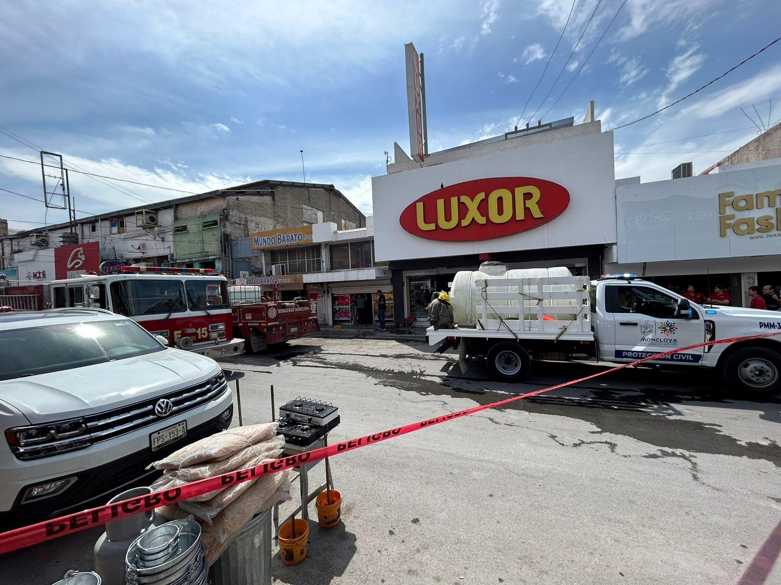 Arde zapatería en centro de Monclova