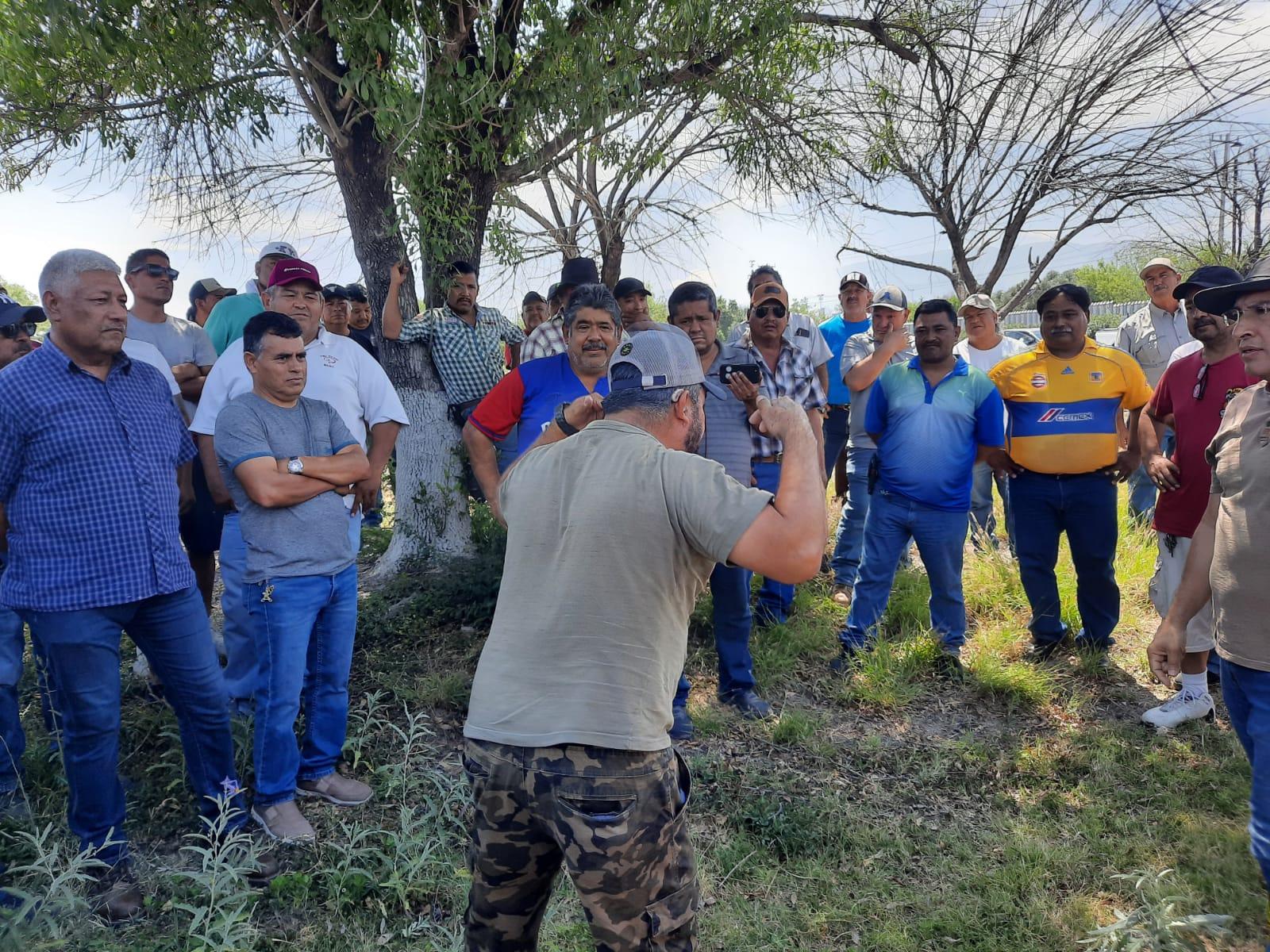 Divide a trabajadores la venta de chatarra
