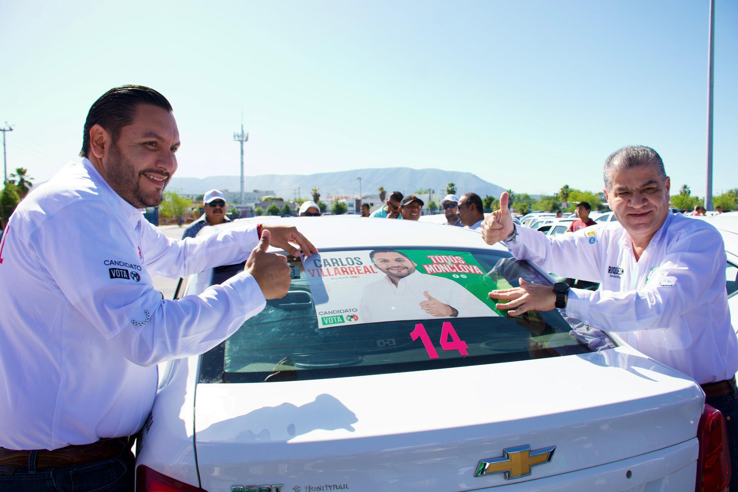 Respaldan taxistas a Carlos y Riquelme