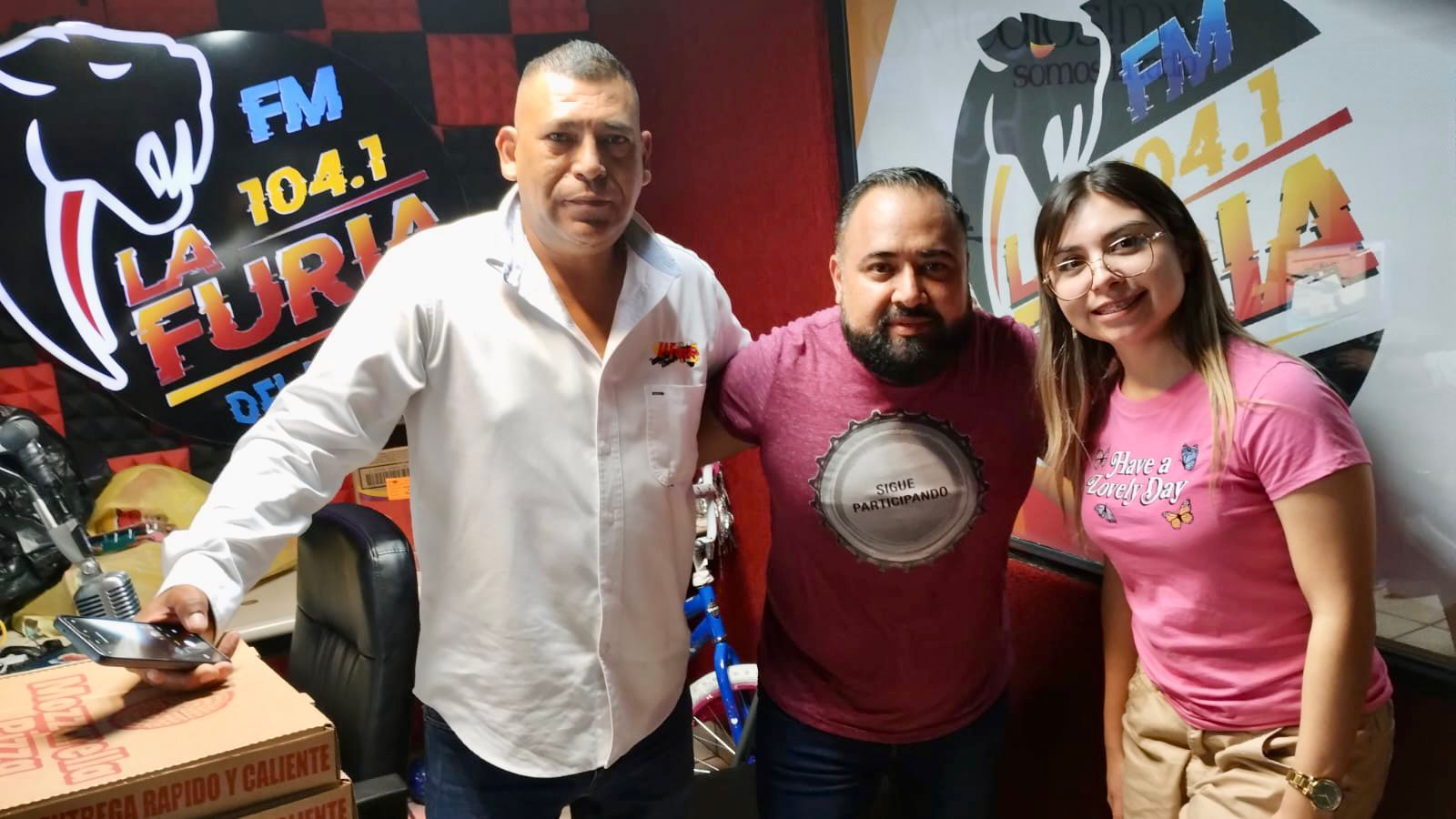 Consiente programa de radio “El Show más Cotorro” a los niños en su día