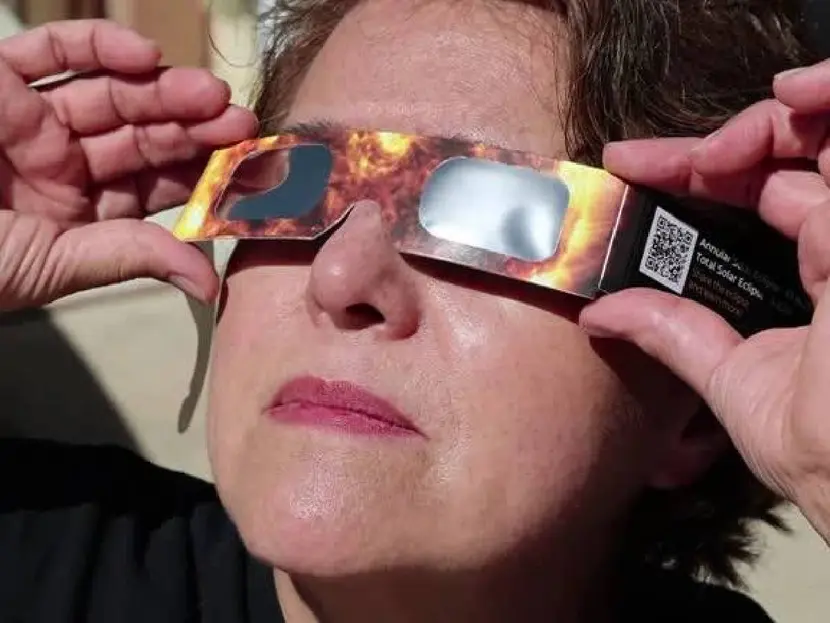 Mujer de Texas es cazadora de eclipses; está a punto de ver el número 21