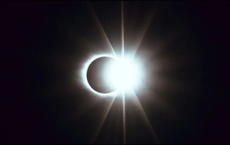 Así puedes identificar los lentes certificados para ver el eclipse solar