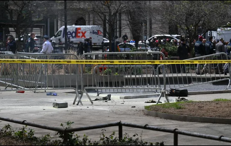 Hombre se prende fuego afuera de tribunal que juzga a Trump