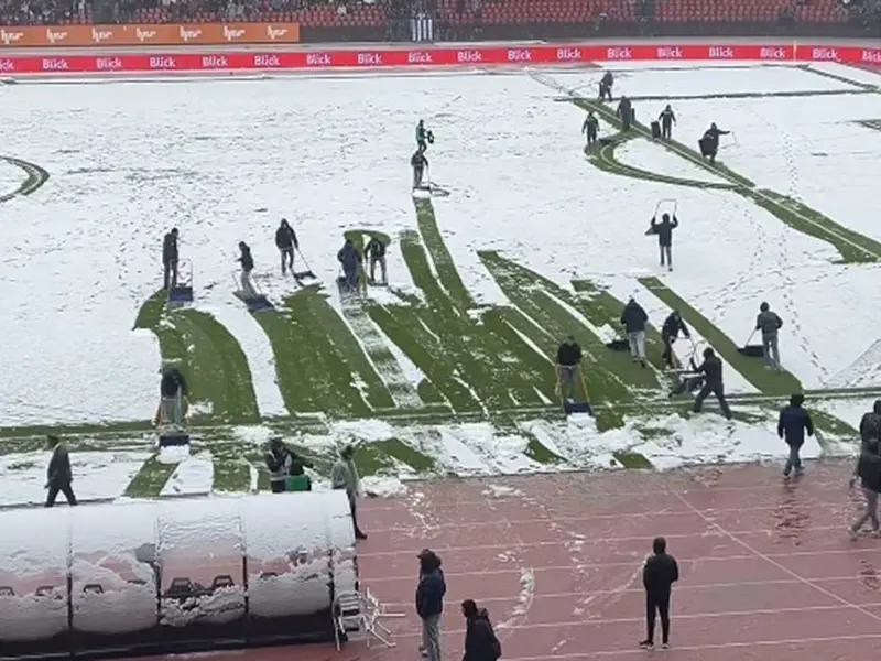 Aficionados invadieron la cancha