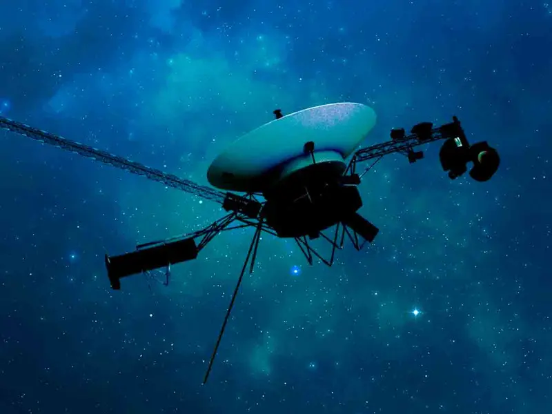 Sonda Voyager 1 vuelve a entrar en contacto tras 5 meses desaparecida en el espacio interestelar