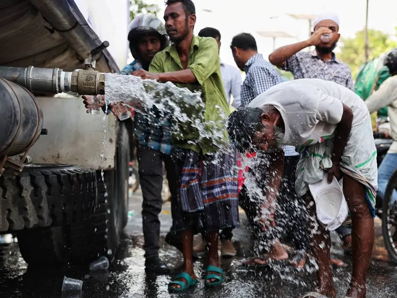 Emiten alertas por ola de calor extremo en el sudeste asiático; Tailandia registra hasta 44°C
