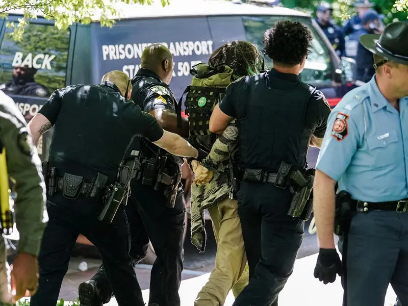 Reprimen a estudiantes en una universidad en Atlanta durante protesta pro-Palestina