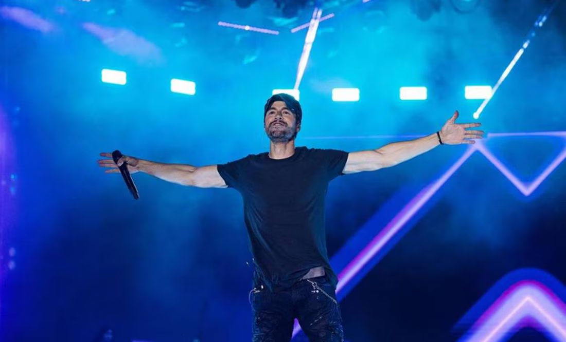 ¡Locura por Enrique Iglesias!, el cantante regresa a México y vive momento de euforia