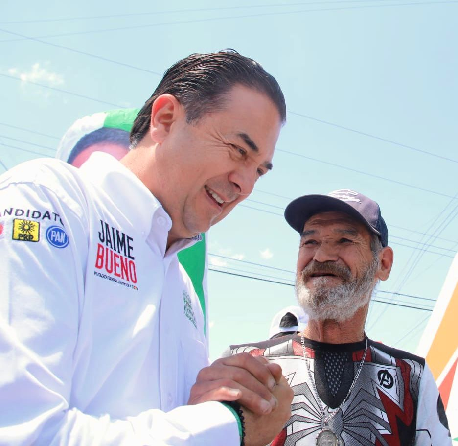 Va Jaime Bueno por más becas para estudiantes
