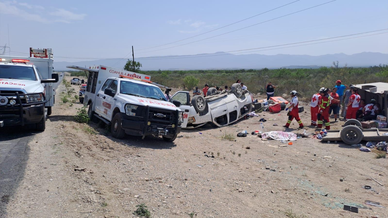 Mueren 4 en volcadura