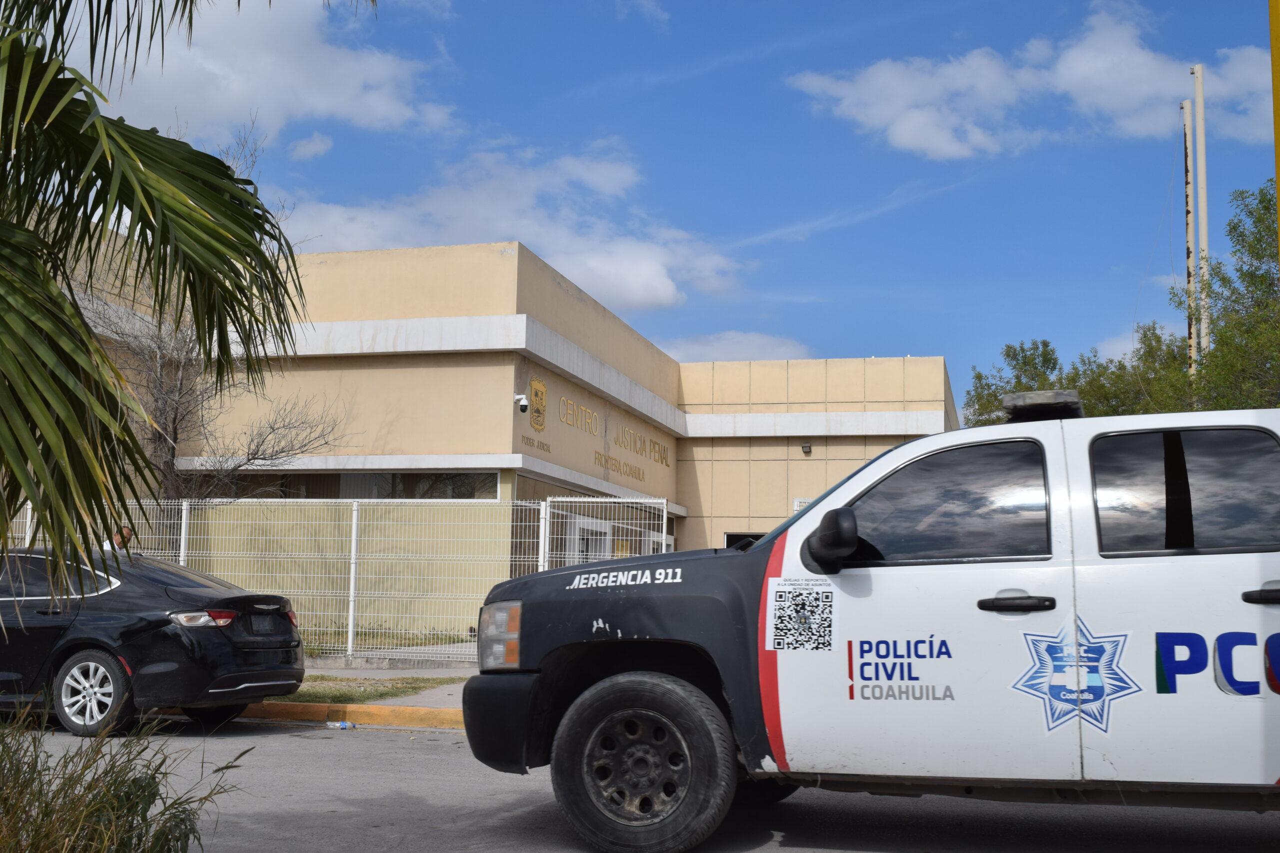 Hacen montón guardias contra otro compañero
