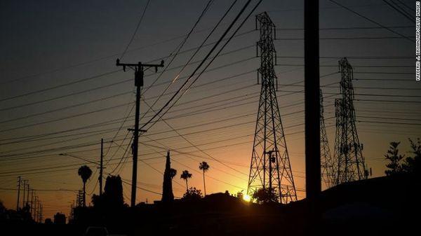 Afectan aparatos eléctricos “apagones y bajones” de luz