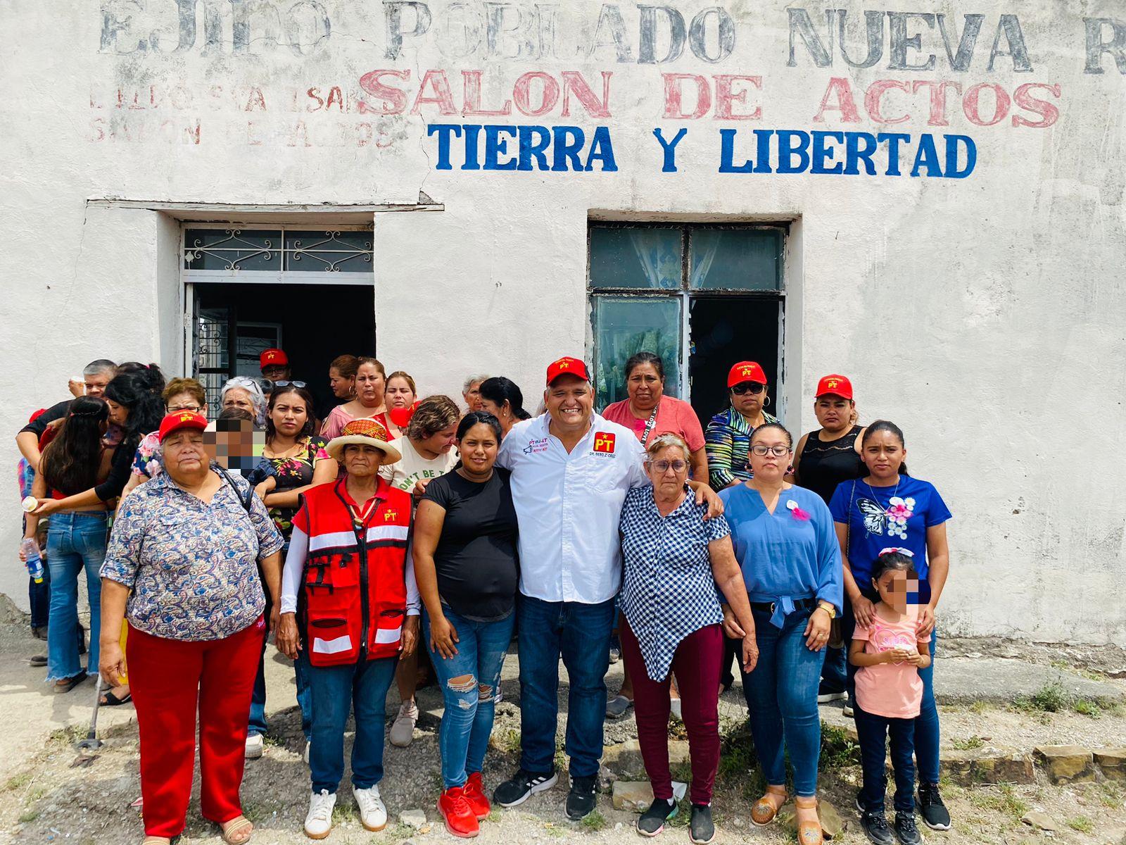 Arropan neorrositenses al doctor “Bebo” Z´Cruz