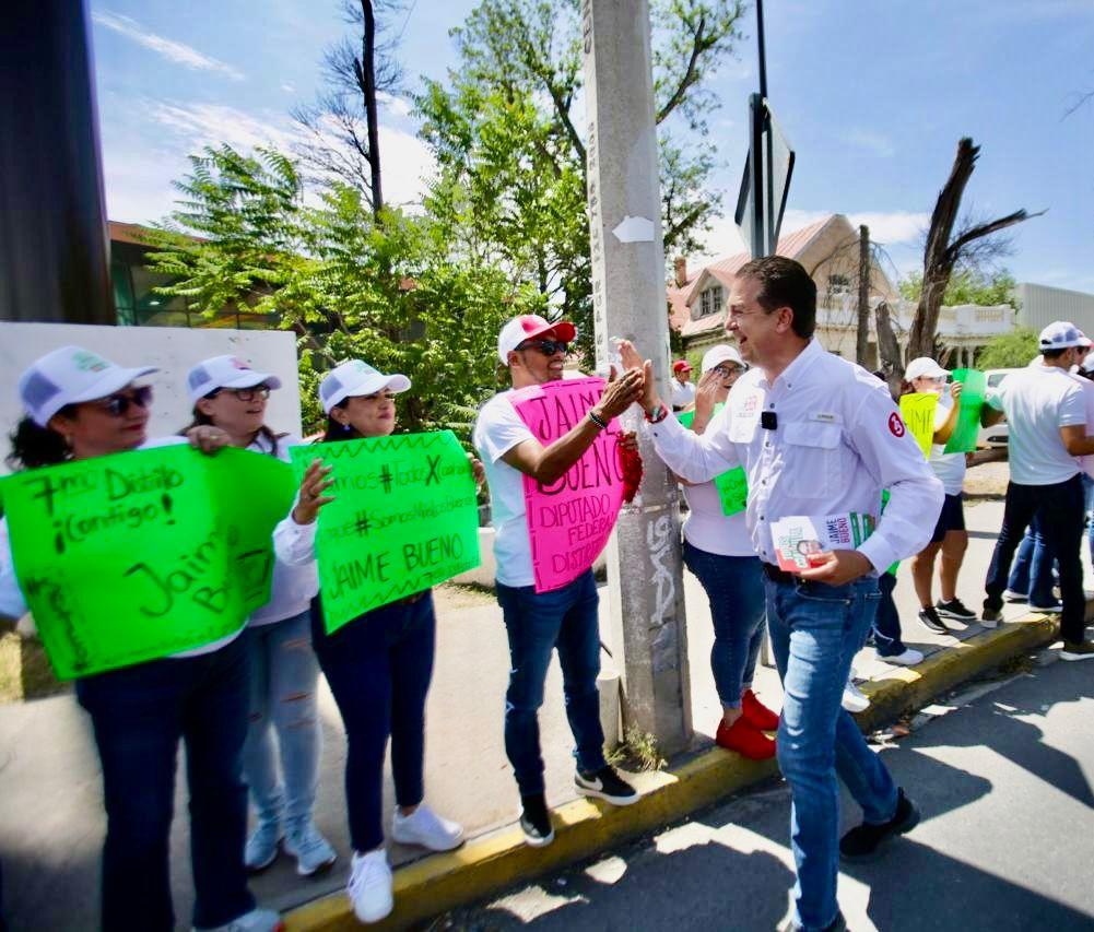 Realiza Jaime Bueno maratónico recorrido