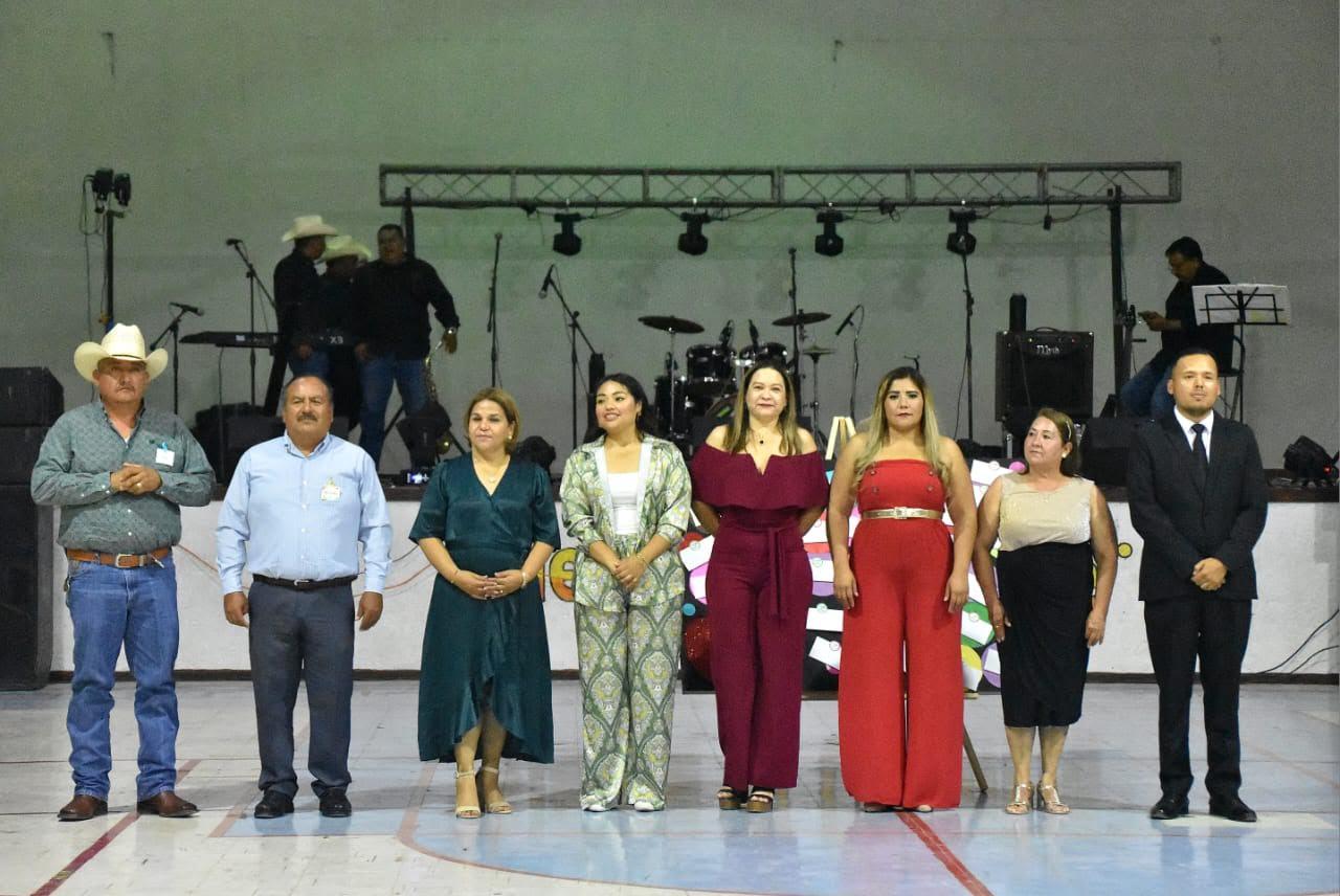 Festeja Ciénegas Día del Maestro
