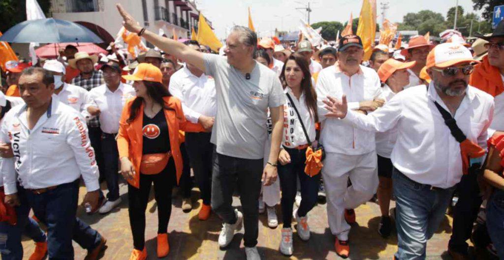 Termina en golpes cierre de campaña Morena y MC