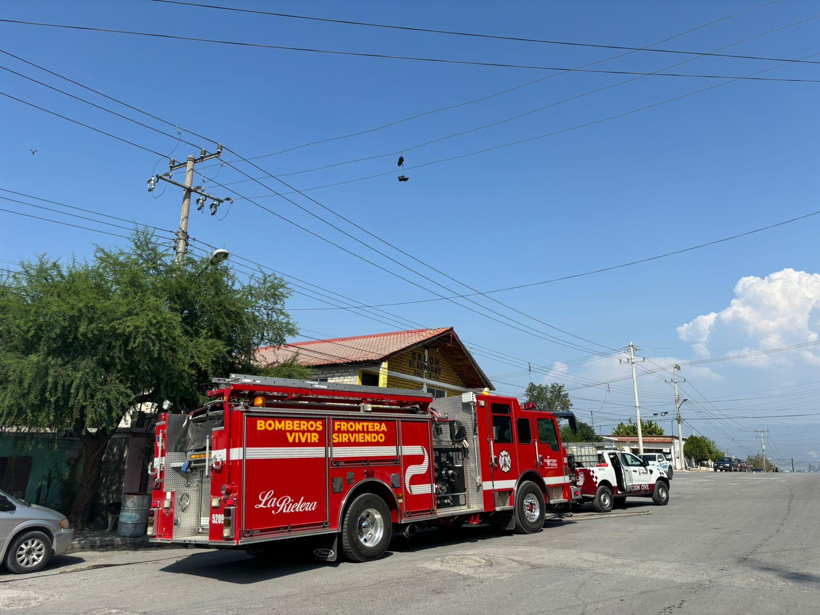 Plancha de más… incendia su casa