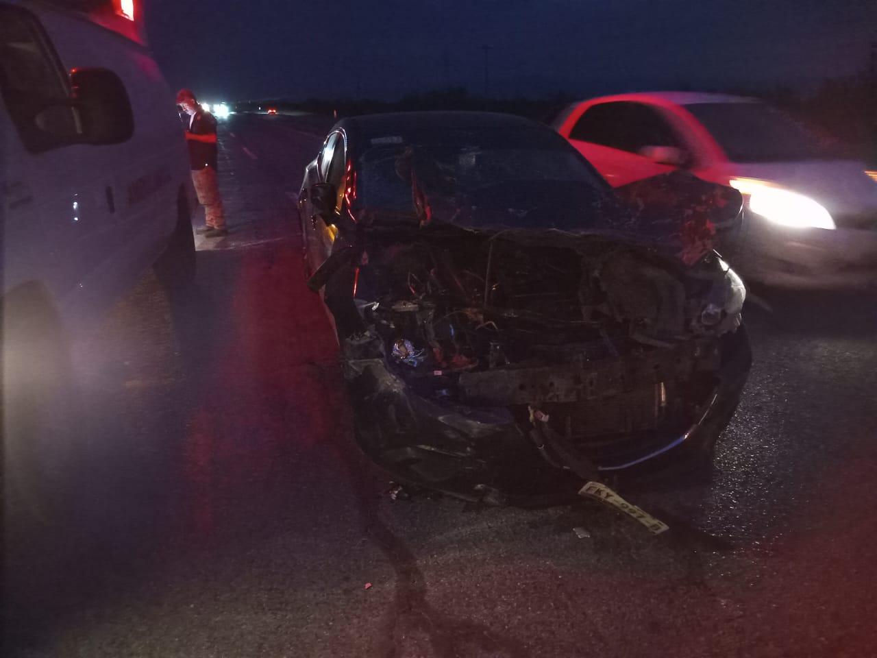 Choca familia contra res en la carretera 57