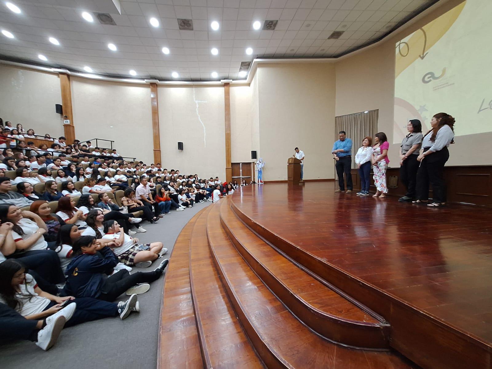 Ofrecen conferencia sobre salud mental