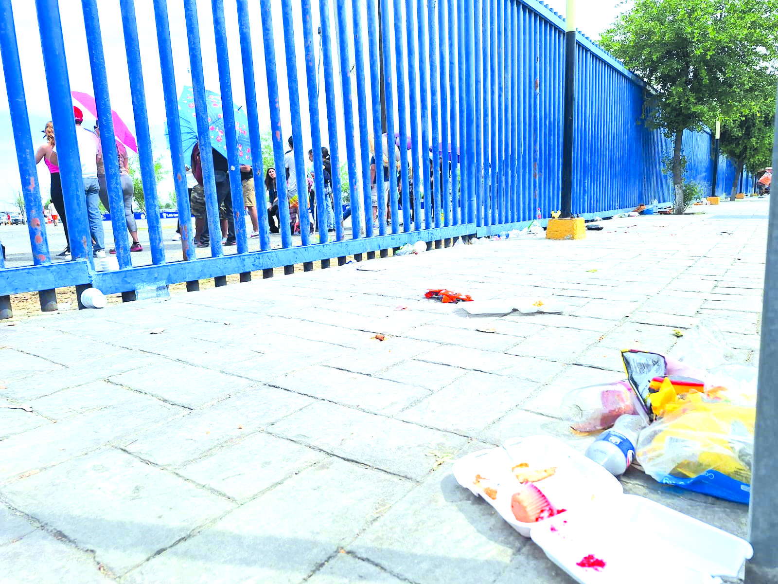 Dejan cerros de basura, fans del corrido tumbado