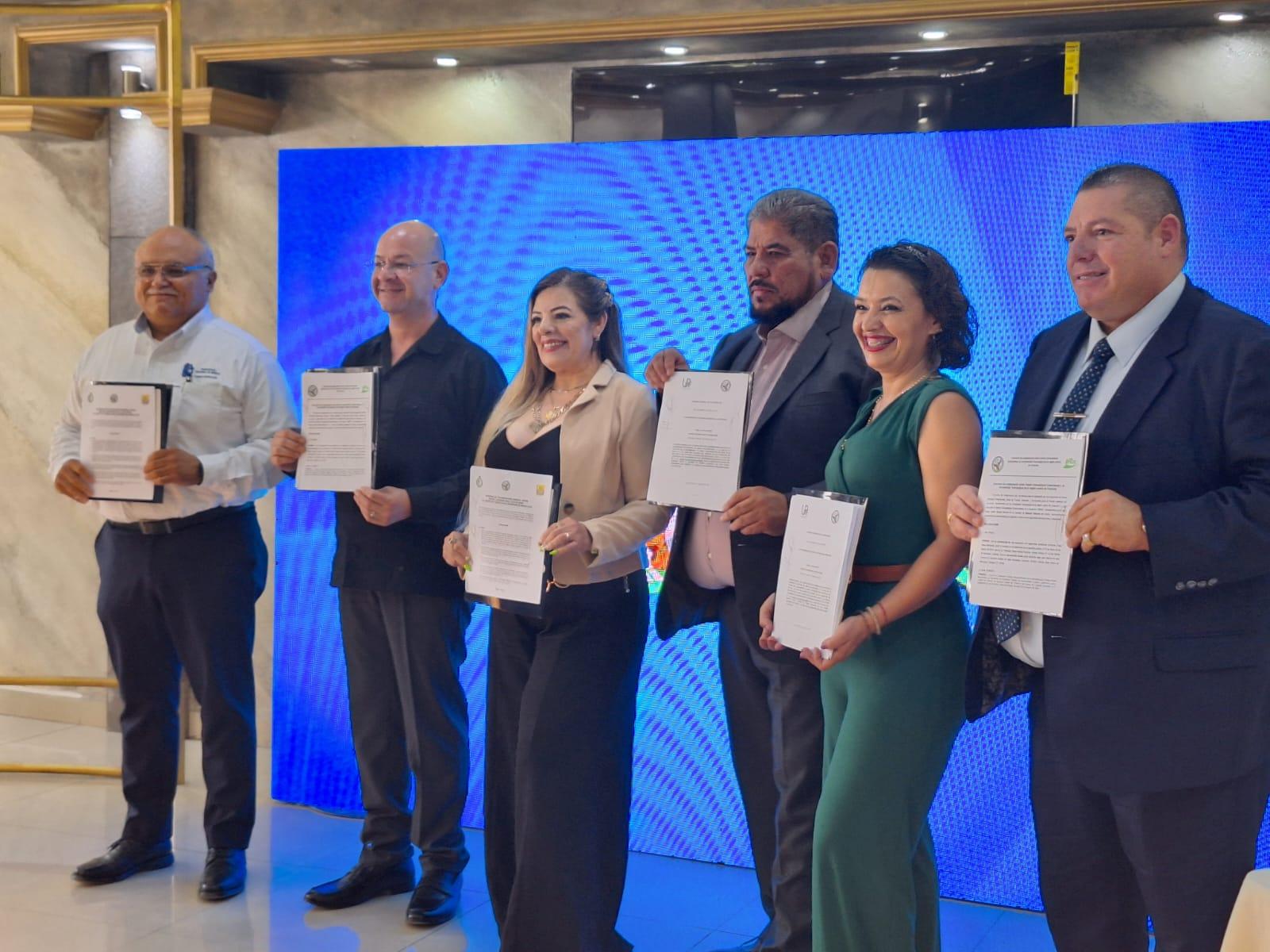Firma CEUC convenio con tres universidades