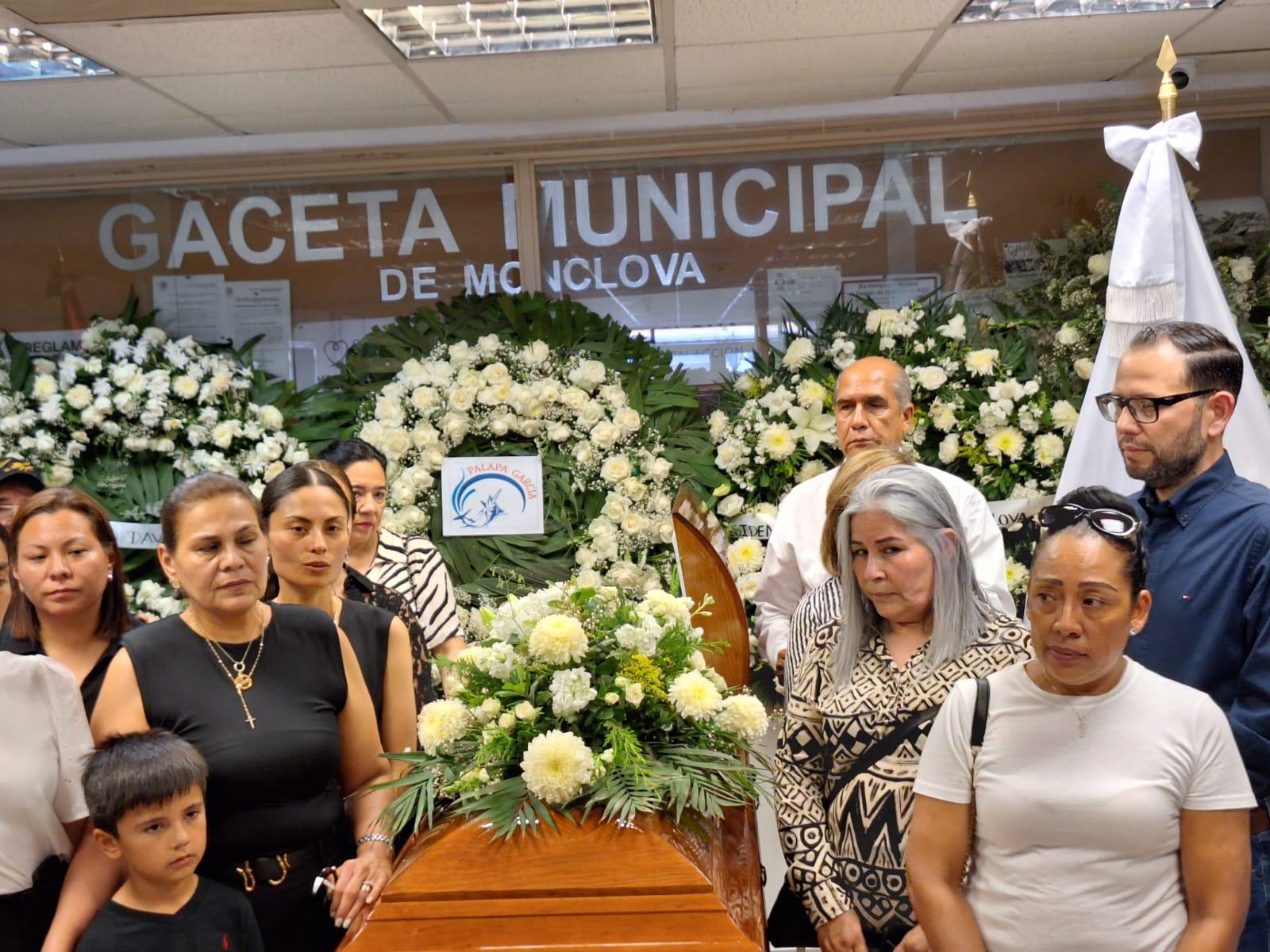 Dan último adiós a Eduardo García