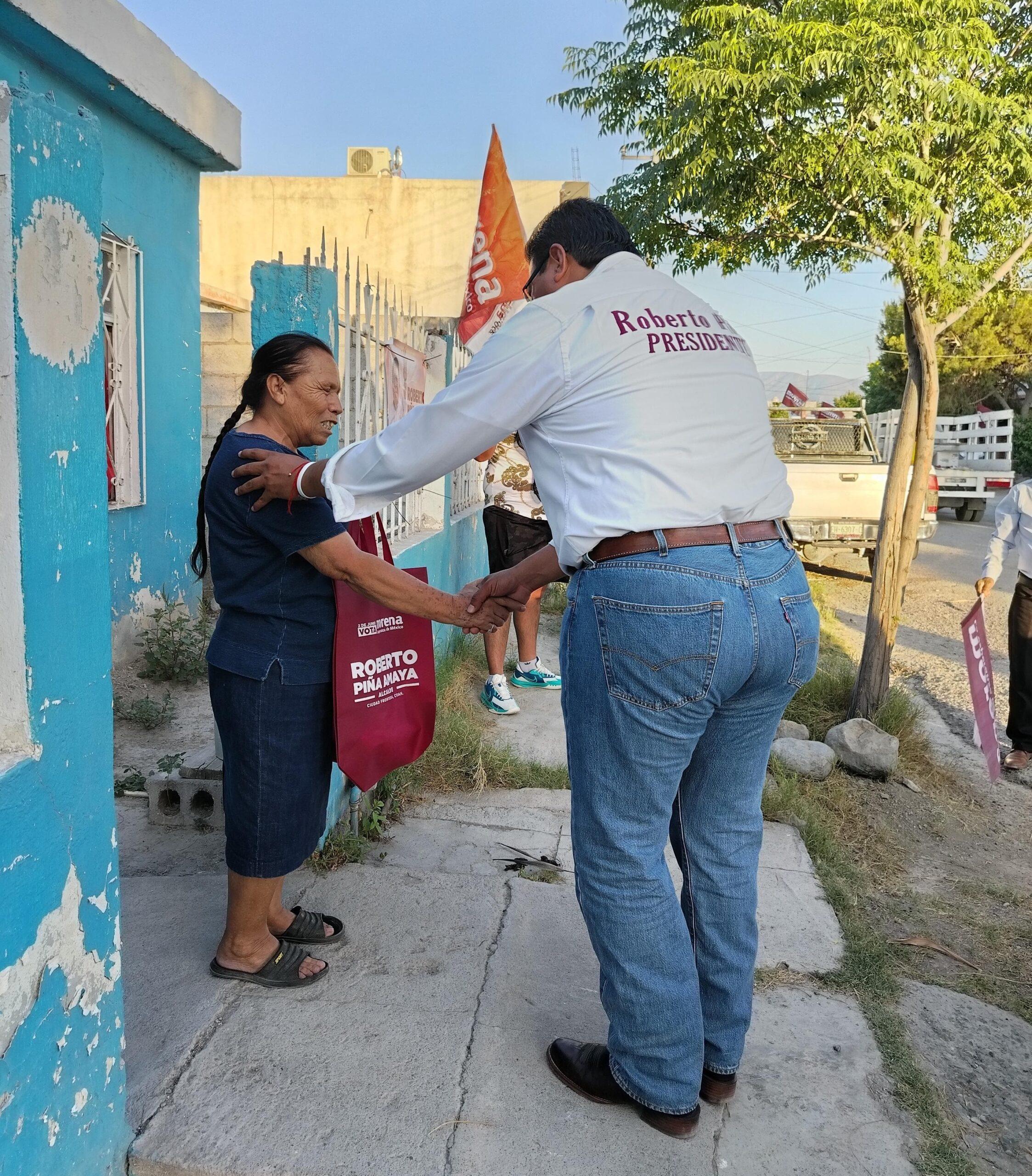 Celebra Piña cumpleaños recorriendo las colonias