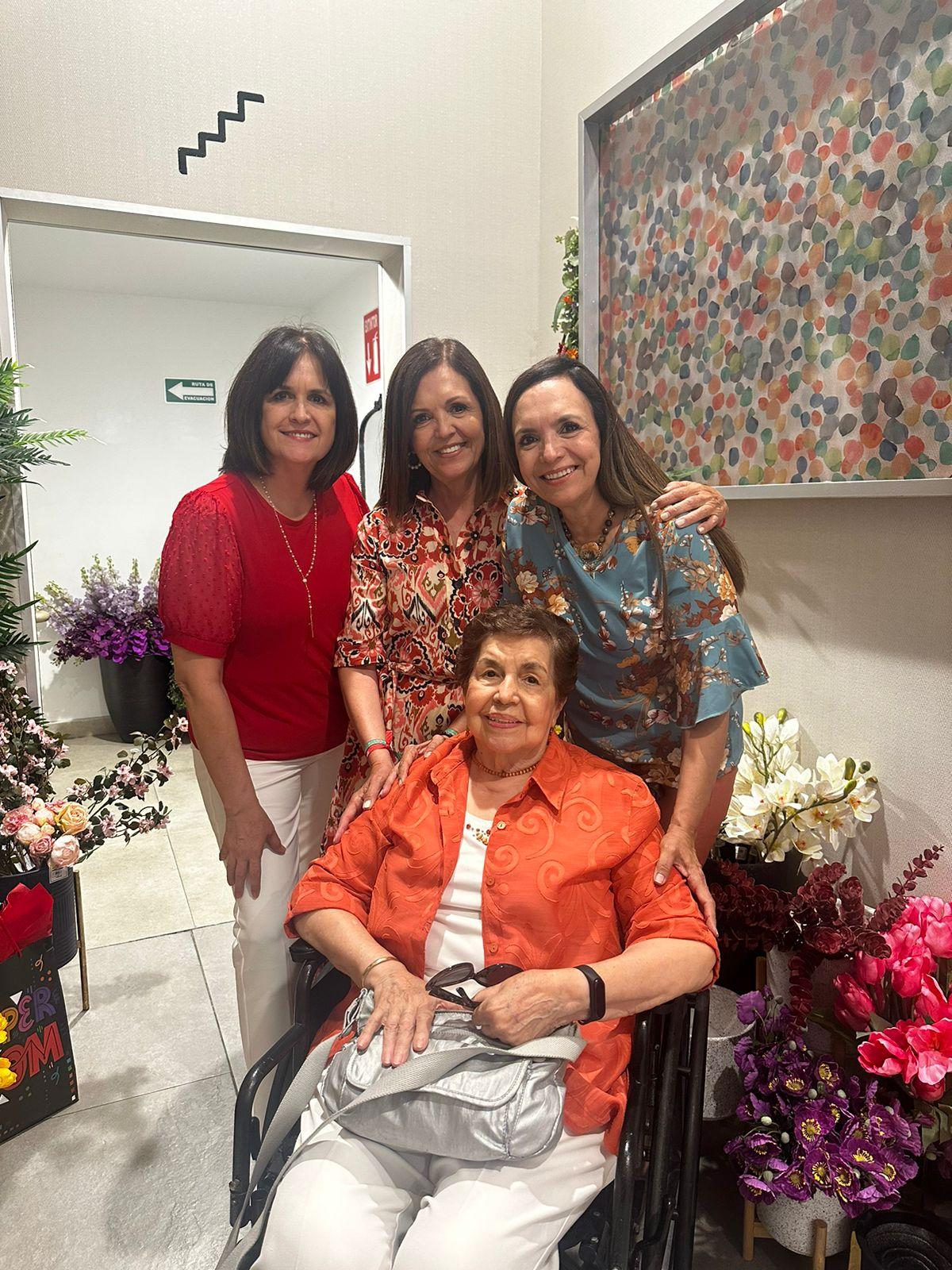 Celebra Sari 10 de mayo
