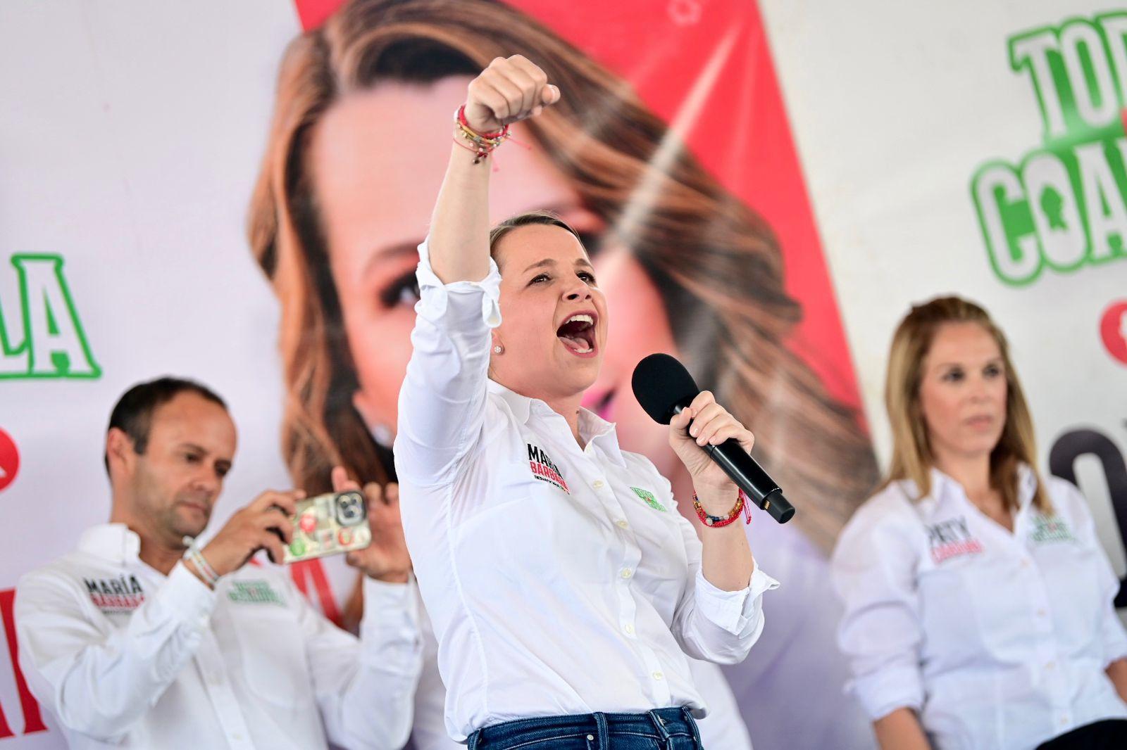 Concretan compromisos Riquelme y María Bárbara