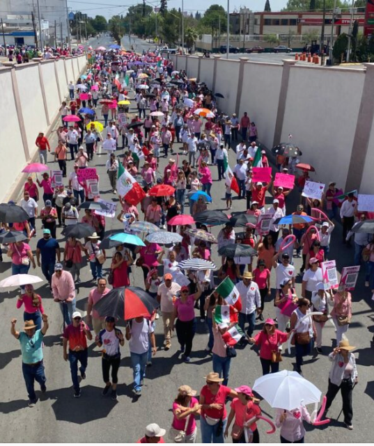 Se manifiesta con fuerza en Saltillo por la democracia  