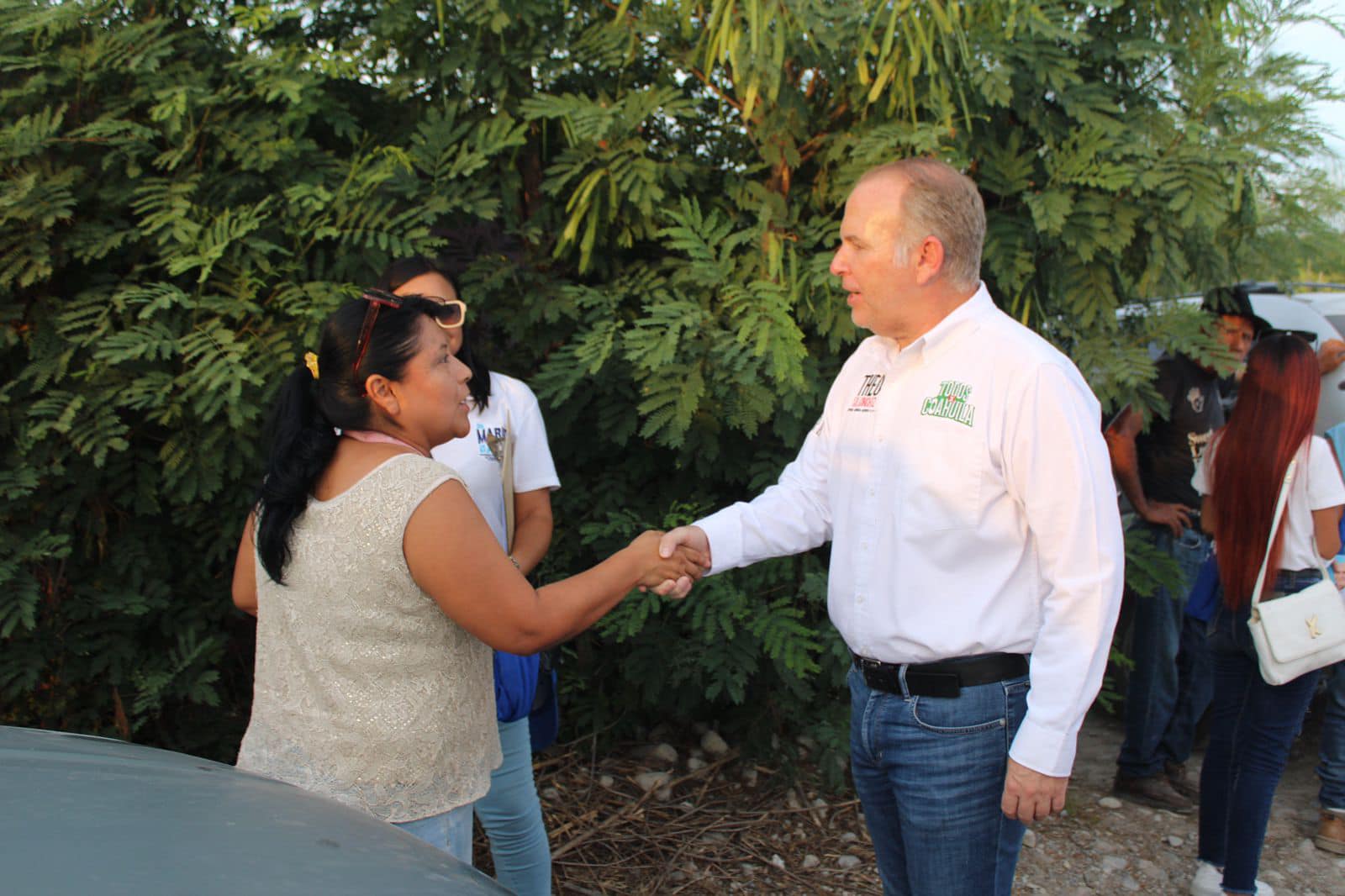 Refrenda Theo compromiso con las mujeres de Coahuila