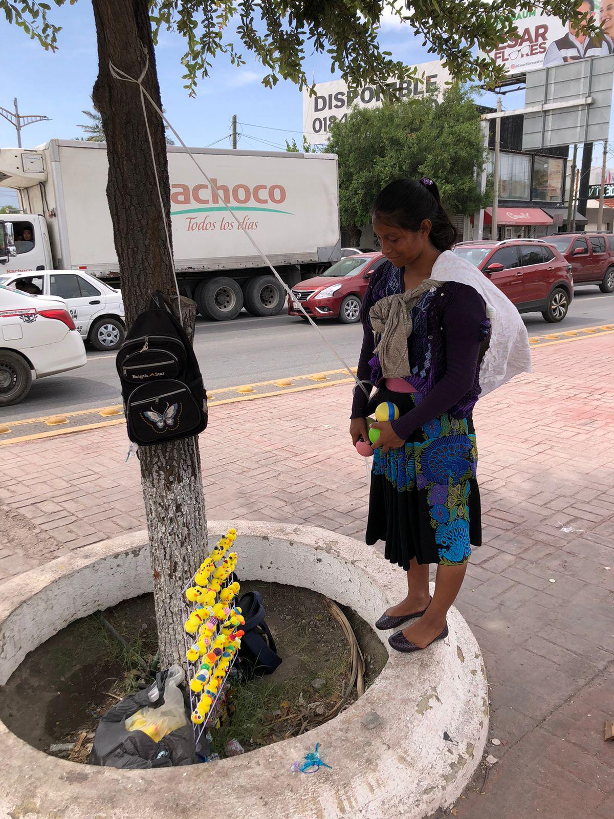 Bajo calcinante calor lucha madre de tres