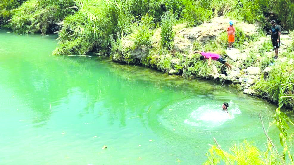 Mitigan el calor en “El Charco”