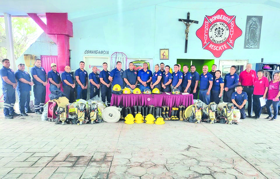 Hace Fundación 911 donación a bomberos
