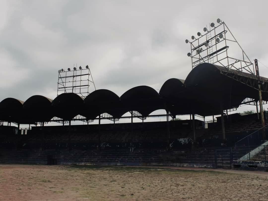 Rehabilitarán canchas de Deportivo AHMSA