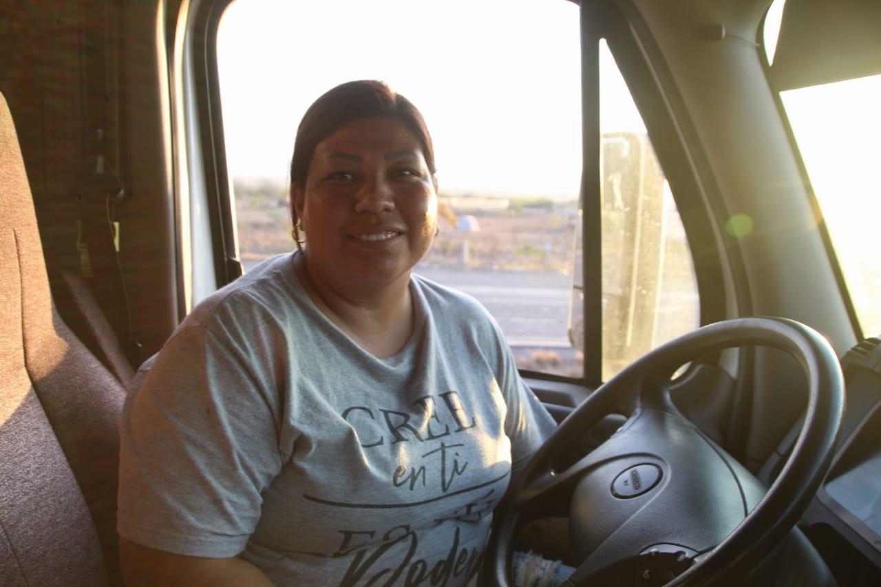 Nayeli: el ama de las carreteras