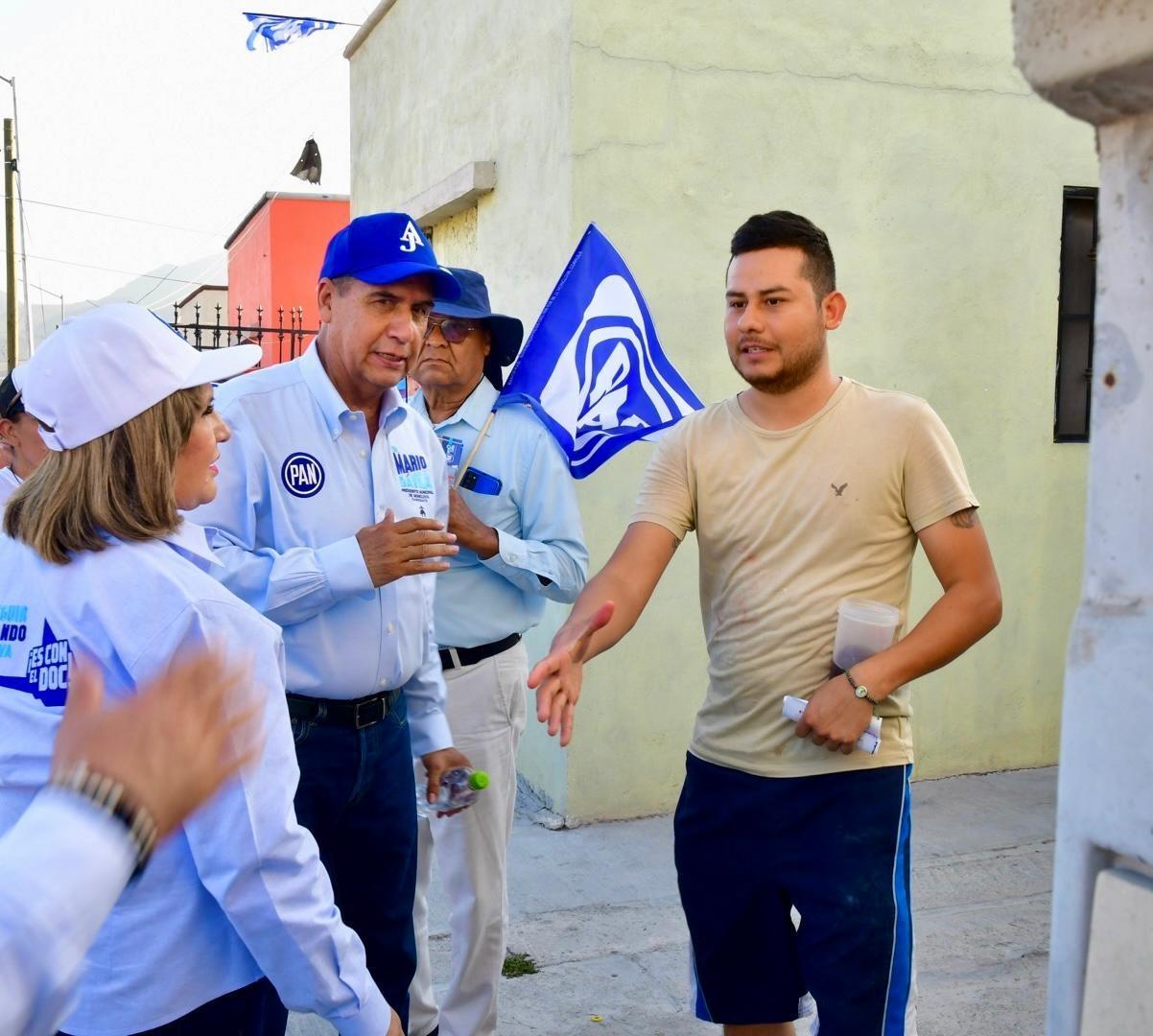 Jóvenes van con MD