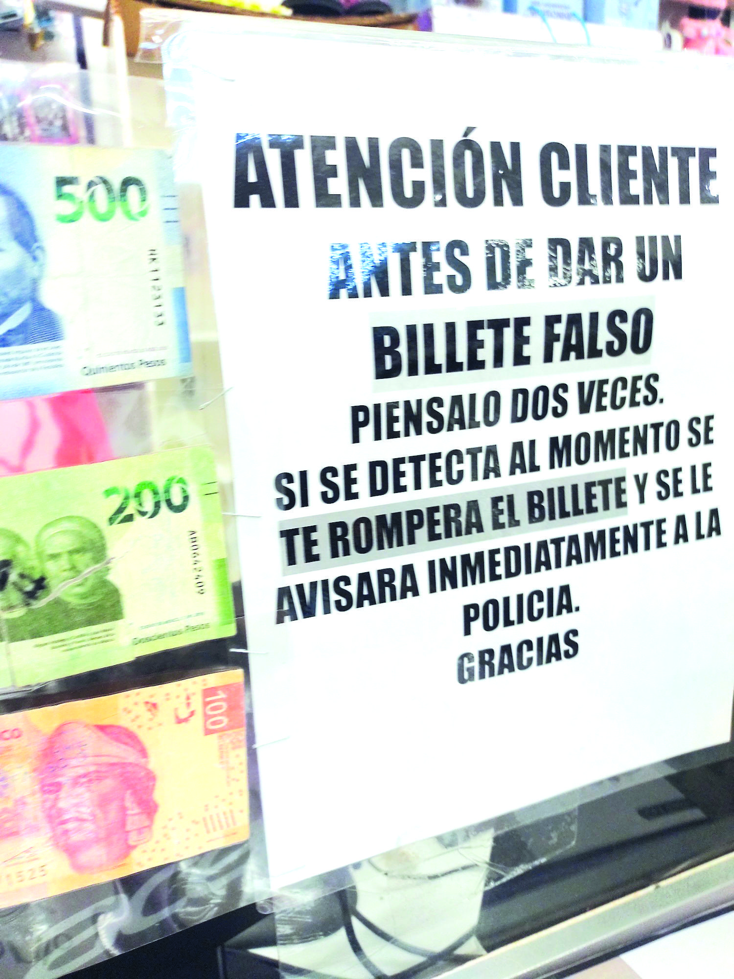 Sigue circulación de billetes falsos