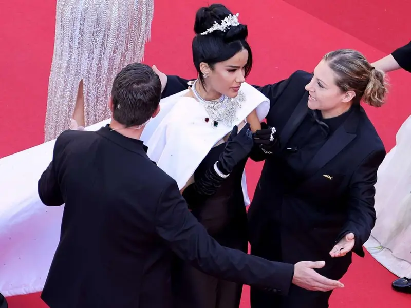 Massiel Taveres es sacada de la alfombra roja en el festival de Cannes por su atuendo