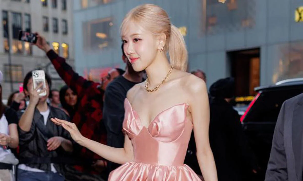 ROSÉ DE BLACKPINK APUESTA POR EL ‘BALLETCORE’ COMO PARTE DE SU ESTILO PERSONAL