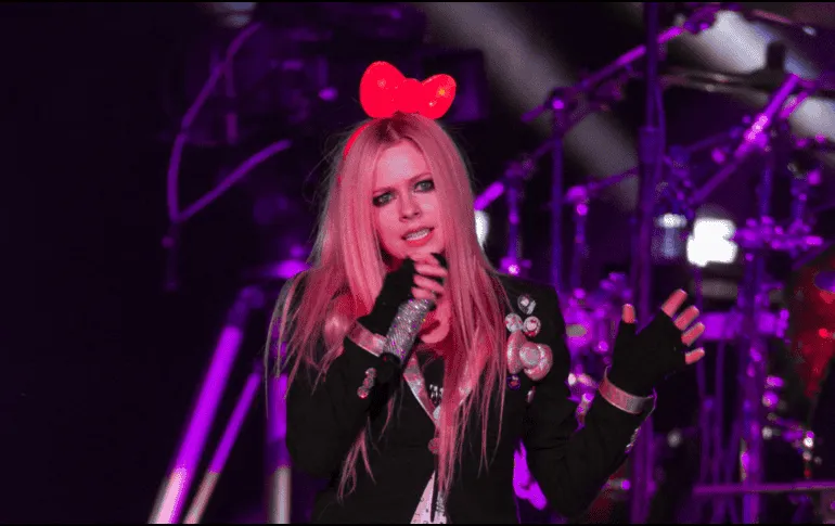 Avril Lavinge es criticada por la duración de su concierto
