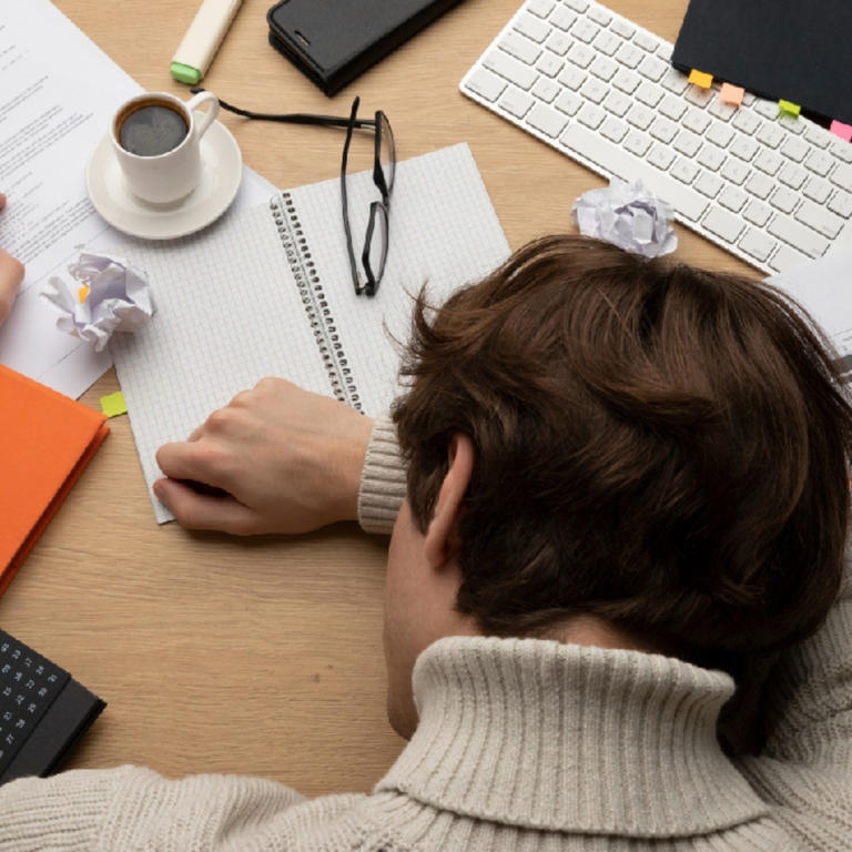 ¿Cansado, estresado y agotado en el trabajo? Estos son los síntomas del síndrome de trabajador quemado