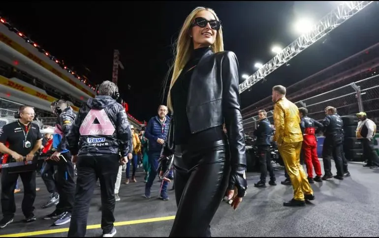 Paris Hilton regresa a la música este septiembre con «Infinite Icon»