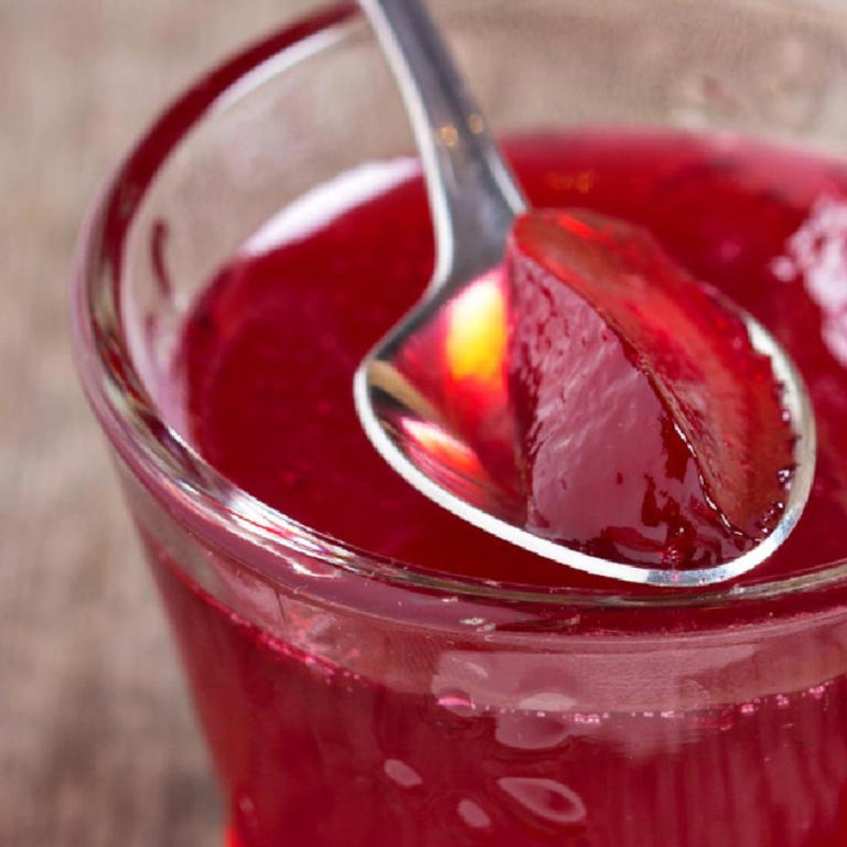 Estas son las poderosas razones por las que deberías comer gelatina varias veces por semana