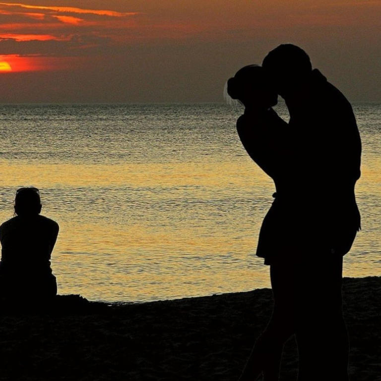 Por qué una mujer acepta ser amante de un hombre casado