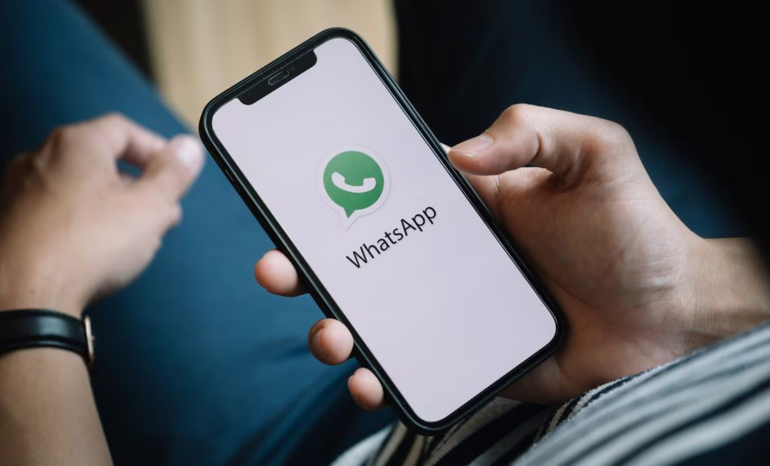 Por qué no debes enviar fotos como «documentos» en WhatsApp