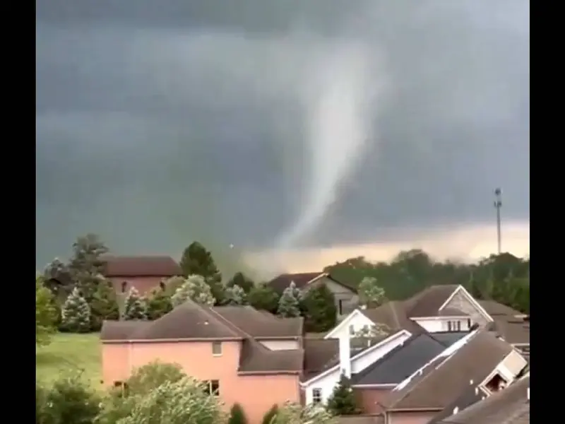 Tornado azota iglesia en Pensilvania durante violento temporal en EU