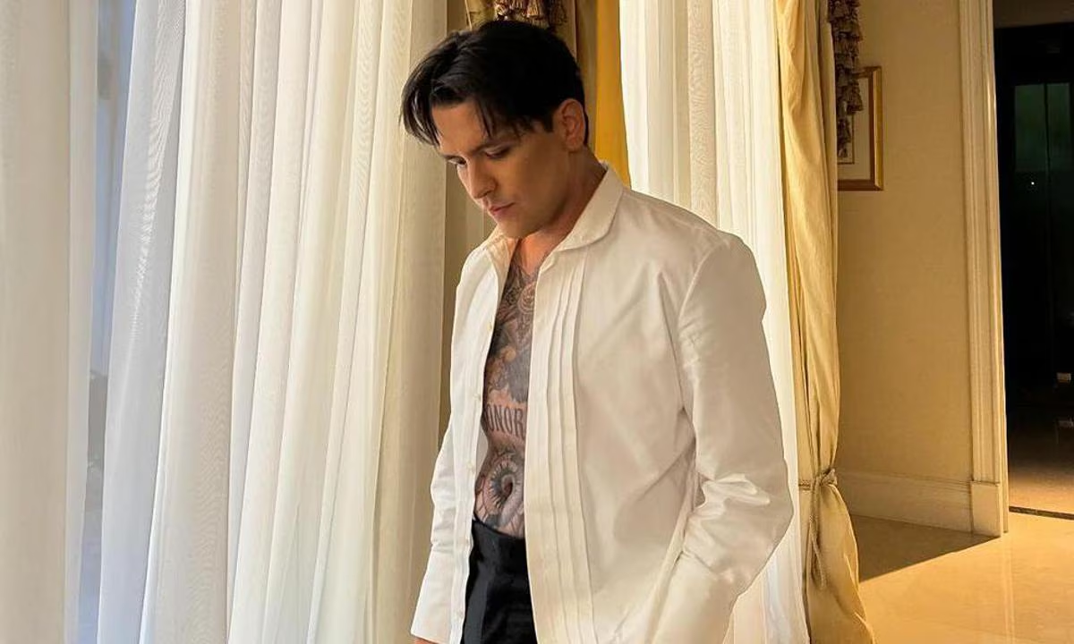 CHRISTIAN NODAL HABLA DE LAS LESIONES EN SU PIEL TRAS QUITARSE LOS TATUAJES: ‘DUELE MUCHO’
